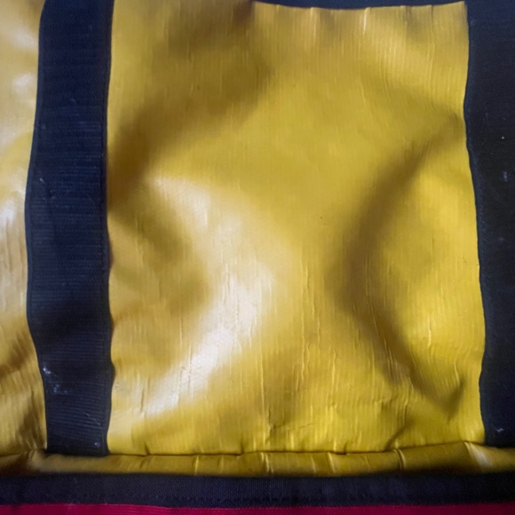 🎀Stylish Red Messenger Bag with Black Trim - Picture 9 of 11